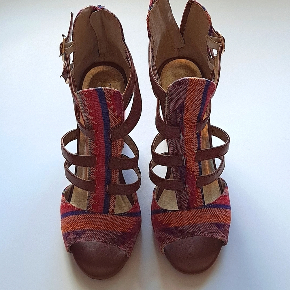 RUE 21 Etc! Brown Pump US size 8/9 Regular